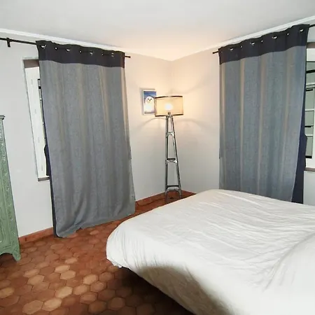 Holiday home Beautiful Stone House, Swimming Pool And Private Park La Begude-de-Mazenc